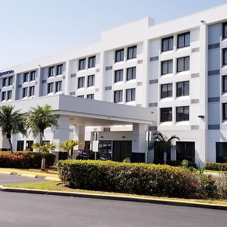 Holiday Inn Express Hotel & Suites Miami - Hialeah By Ihg Екстериор снимка