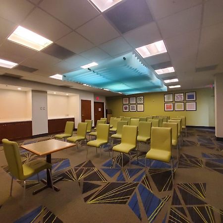 Holiday Inn Express Hotel & Suites Miami - Hialeah By Ihg Екстериор снимка