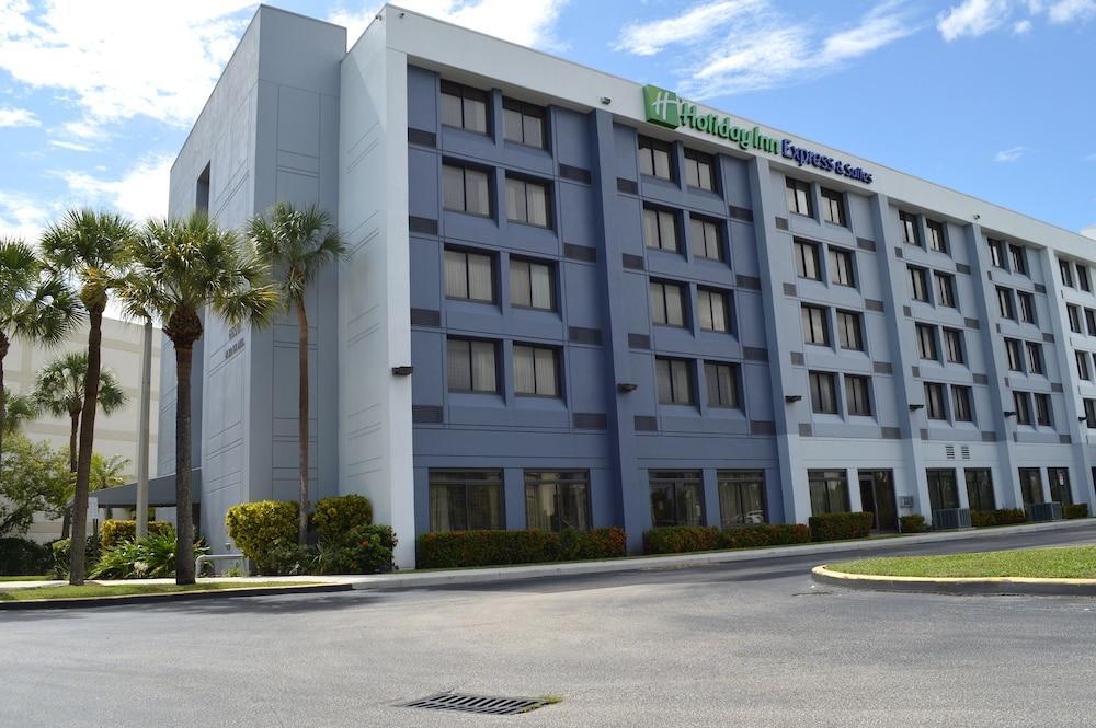 Holiday Inn Express Hotel & Suites Miami - Hialeah By Ihg Екстериор снимка