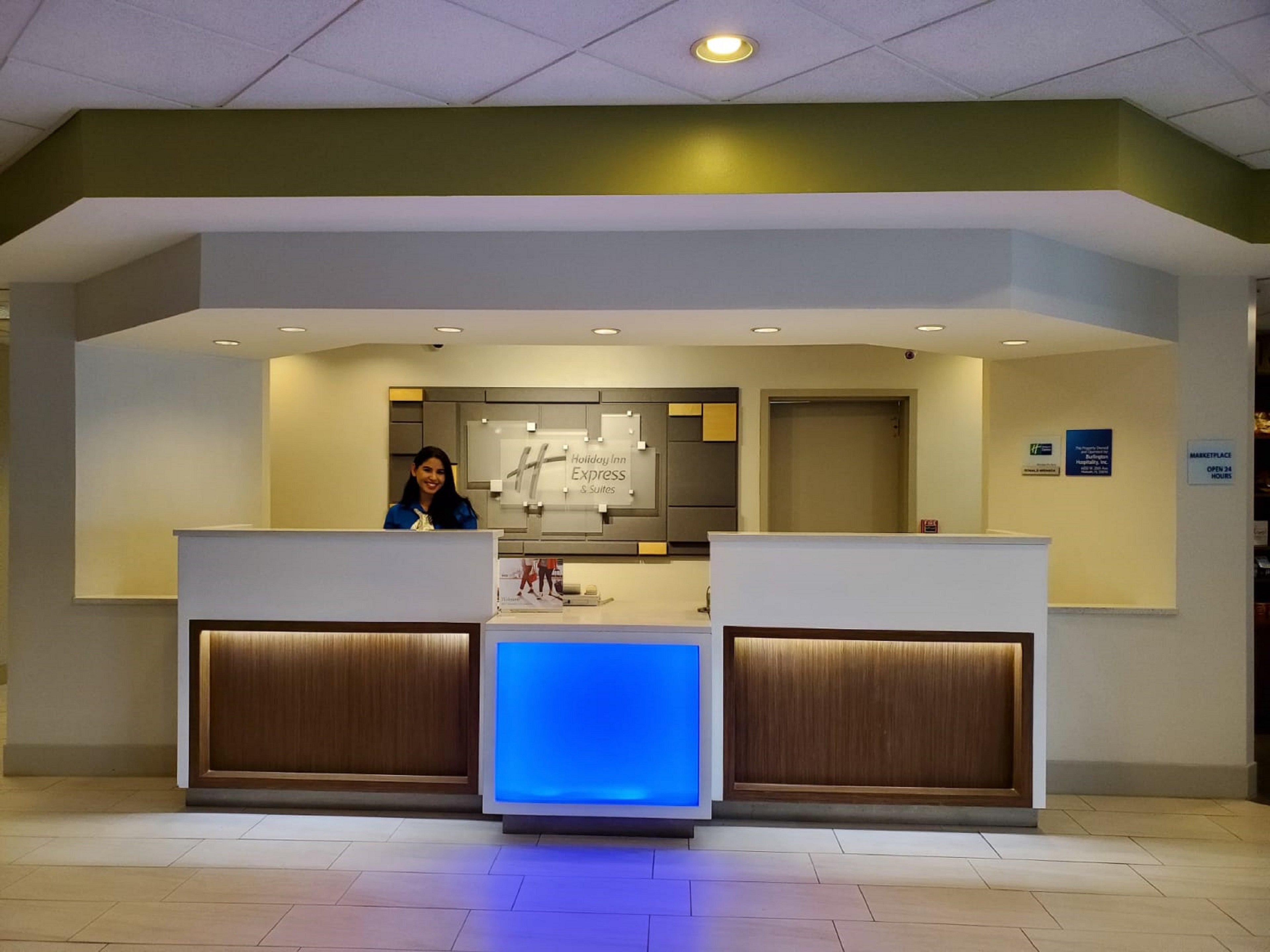 Holiday Inn Express Hotel & Suites Miami - Hialeah By Ihg Екстериор снимка