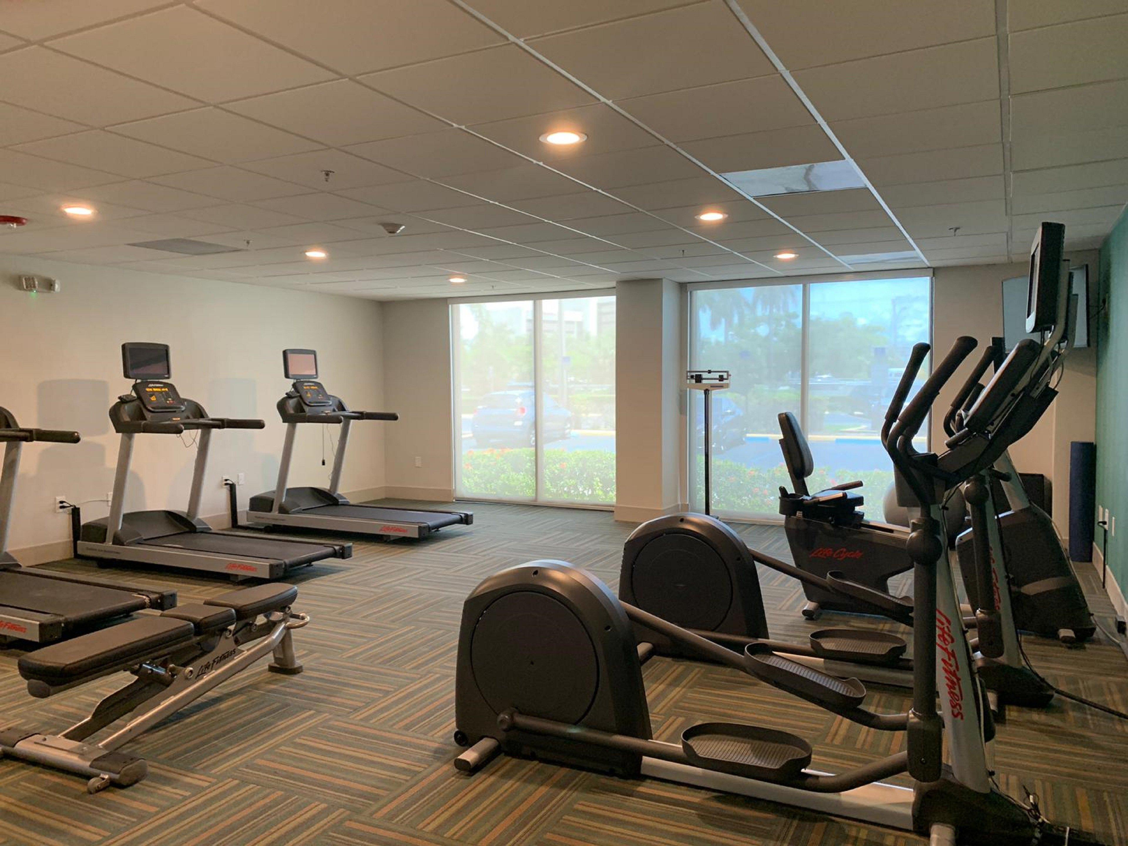 Holiday Inn Express Hotel & Suites Miami - Hialeah By Ihg Екстериор снимка