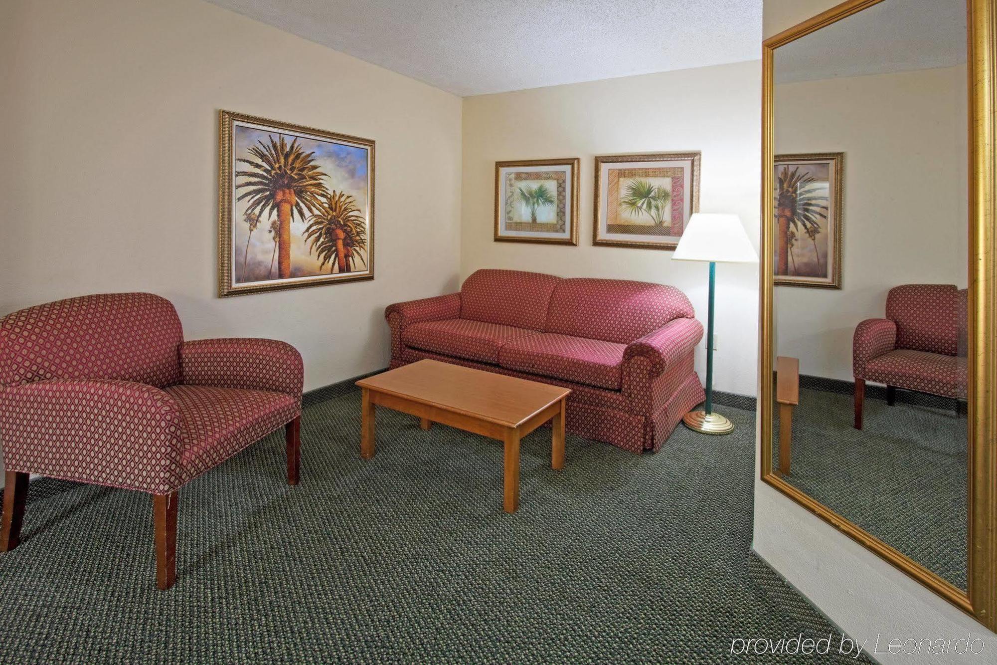 Holiday Inn Express Hotel & Suites Miami - Hialeah By Ihg Екстериор снимка