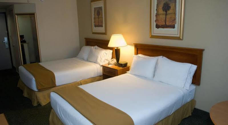 Holiday Inn Express Hotel & Suites Miami - Hialeah By Ihg Екстериор снимка