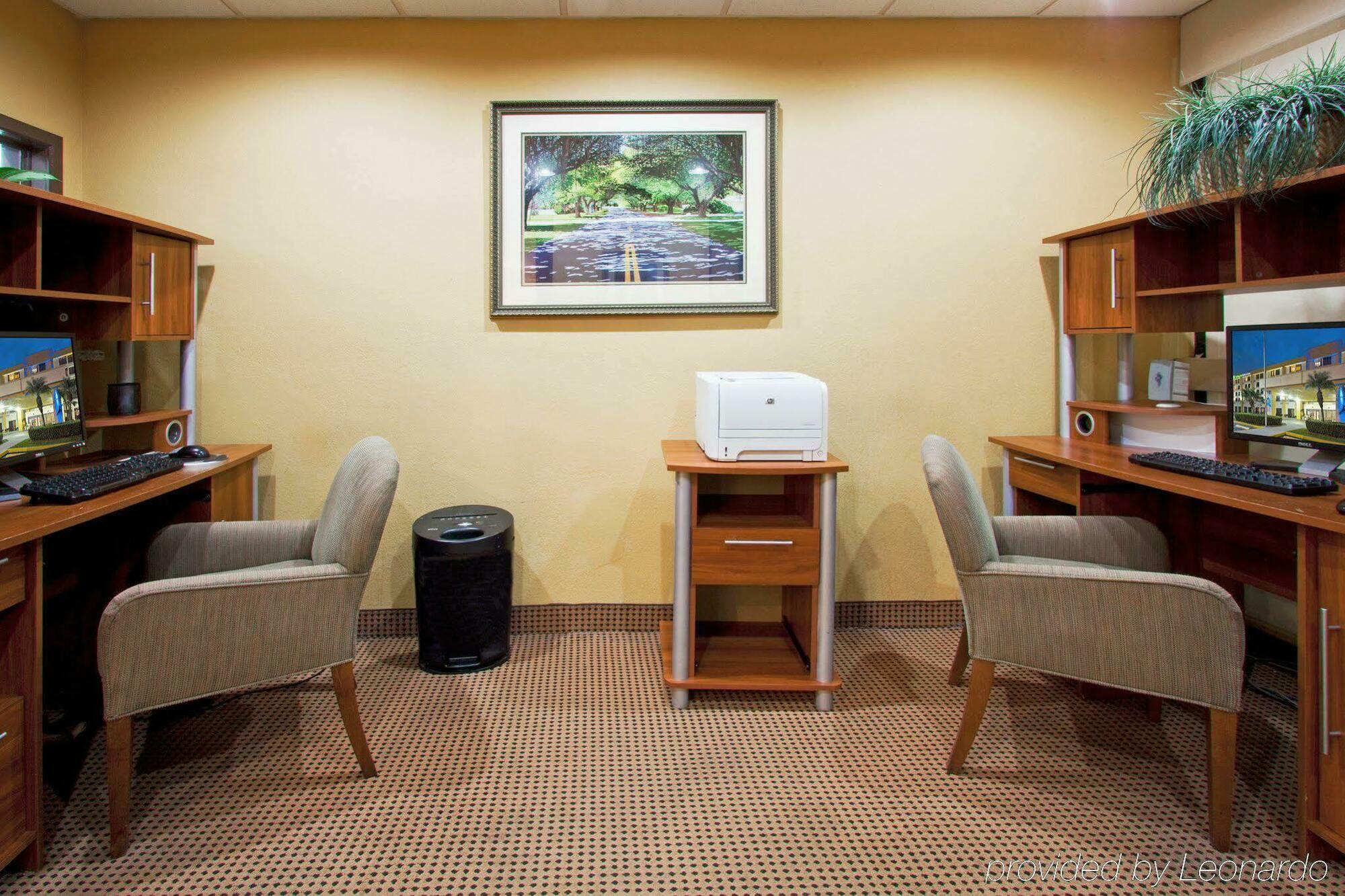 Holiday Inn Express Hotel & Suites Miami - Hialeah By Ihg Екстериор снимка