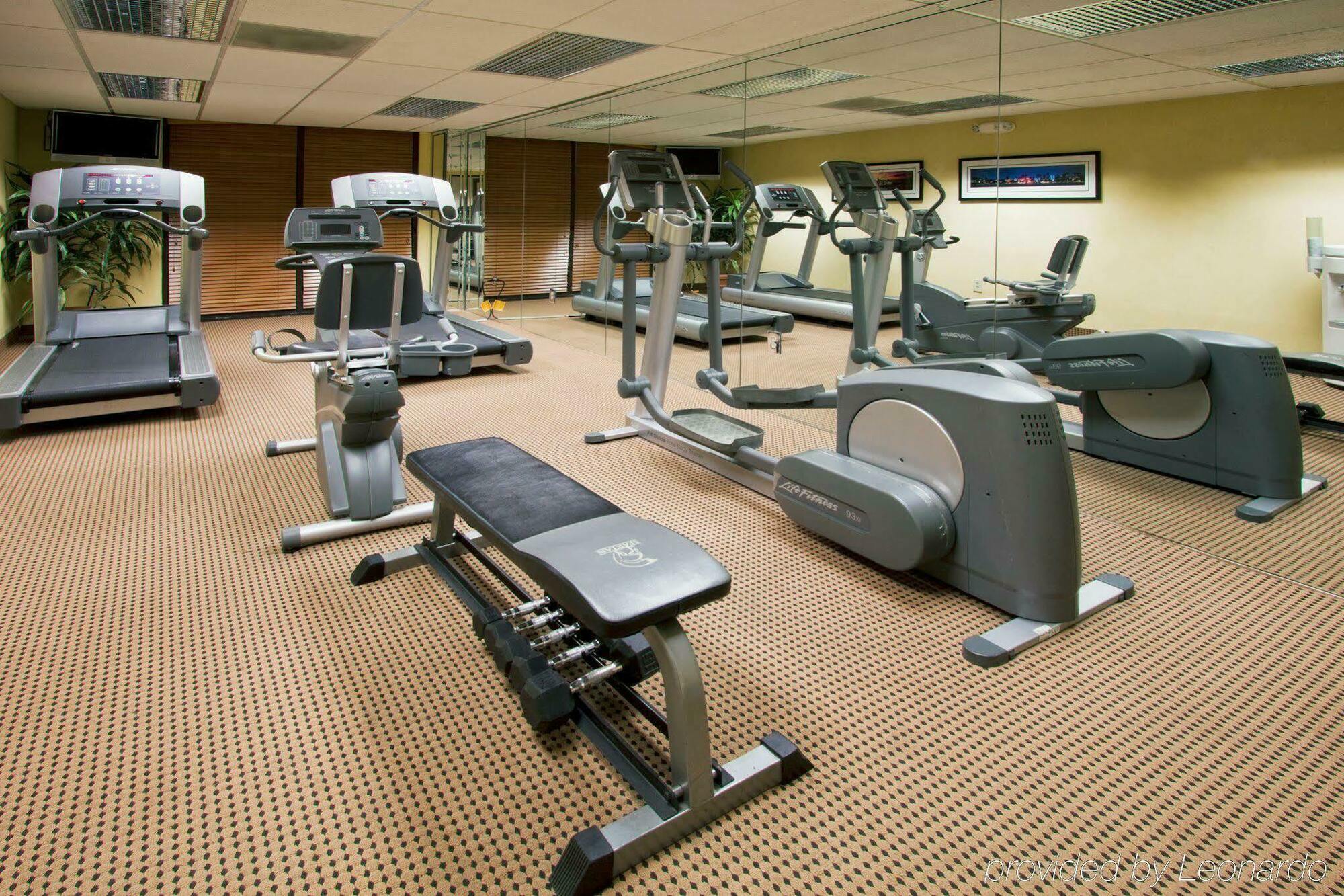 Holiday Inn Express Hotel & Suites Miami - Hialeah By Ihg Екстериор снимка