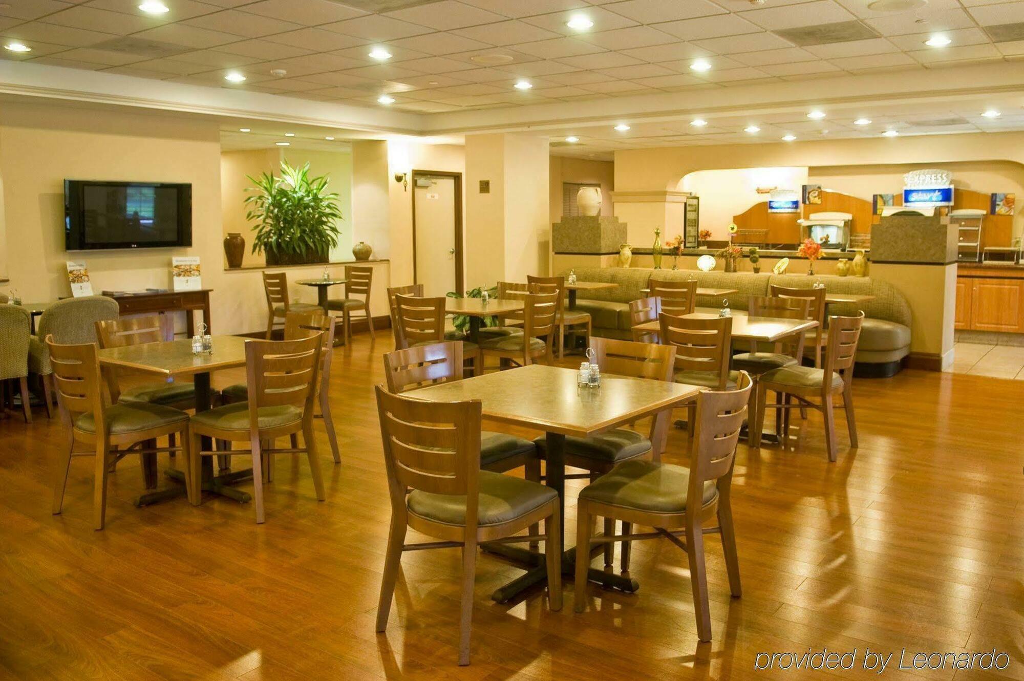 Holiday Inn Express Hotel & Suites Miami - Hialeah By Ihg Екстериор снимка