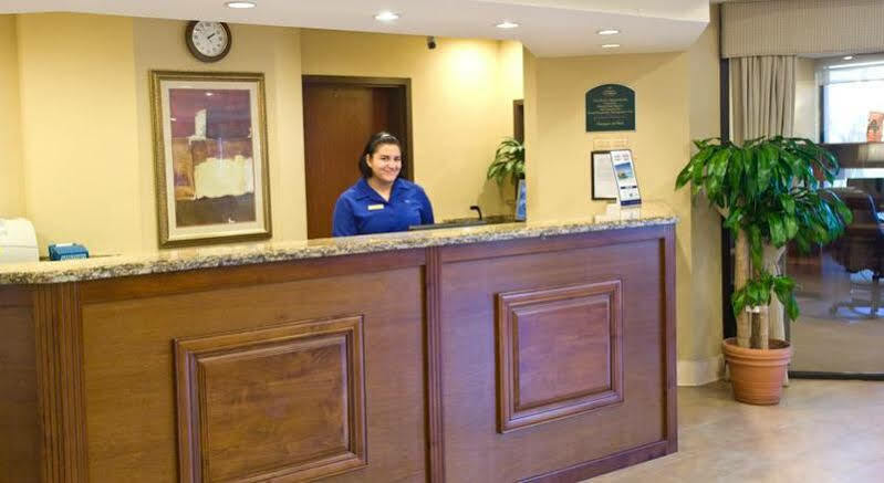 Holiday Inn Express Hotel & Suites Miami - Hialeah By Ihg Екстериор снимка